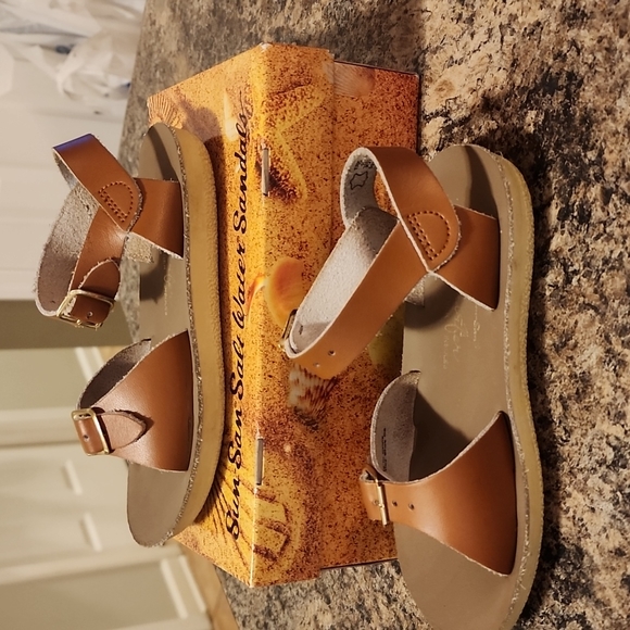 Sandals - Picture 4 of 6